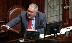 سياسي إيرلندي يسافر الى العراق من أجل معتقل